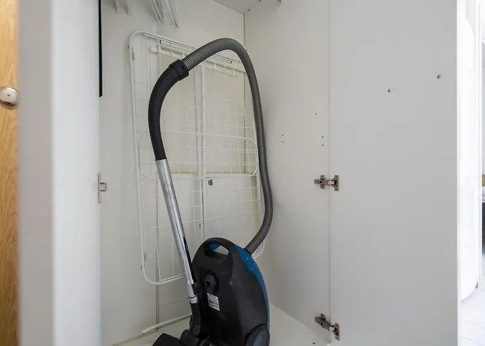 Hiisi Homes Center *