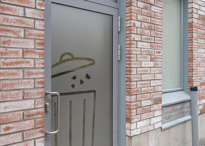 Hiisi Homes Center *